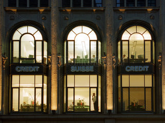 Buerofenster der Credit Suisse in Berlin-Mitte