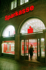 Eingang einer Sparkasse in Berlin