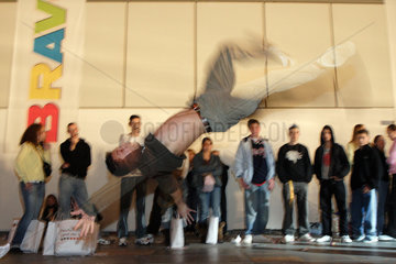 Breakdancer auf der Jugendmesse YOU 2005