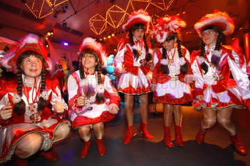 Funkenmariechen auf einer Karnevalssitzung in Berlin