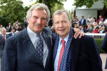 Paris  Frankreich  Georg Baron von Ullmann (links)  Privatbankier und Winfried Engelbrecht-Bresges  CEO des Hong Kong Jockey Club