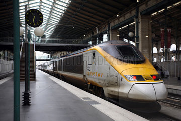 Hochgeschwindigkeitszug Eurostar im Bahnhof Gare du Nord in Paris