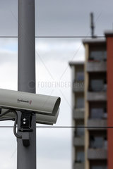 Videokameras zur Ueberwachung und Wohnhaus in Berlin