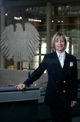 Berlin  Deutschland  Platzmeisterin Brigitte Rubbel im Plenarsaal im Deutschen Bundestag