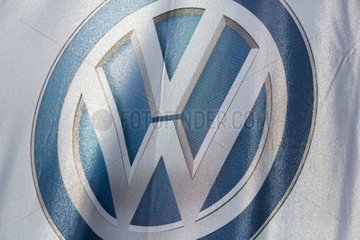 Polen  VW-Logo bei Volkswagen Poznan
