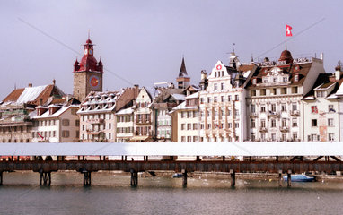 Altstadt und Kapellbruecke in Luzern (Schweiz)