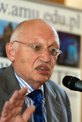Posen  Polen  Guenter Verheugen  Honorarprofessor an der Europa-Universitaet Viadrina in Frankfurt (Oder)