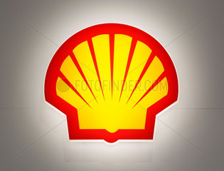 Essen  Deutschland  Firmenlogo der Royal Dutch Shell plc auf der E-world energy & water Messe