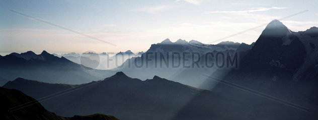 Bergpanorama: Schweizer Alpen