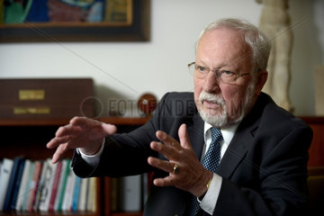 Berlin  Deutschland  Rechtsanwalt Lothar de Maiziere  Ministerpraesident der DDR a.D.