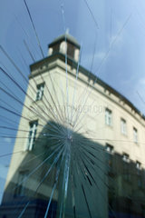 Berlin  Deutschland  eingeschlagene Fensterscheibe