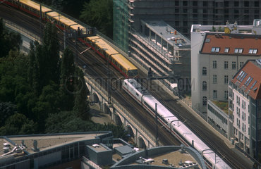ICE und S-Bahn auf der Berliner Stadtbahn