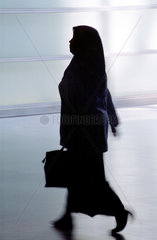 Silhouette einer tuerkischen Frau mit Kopftuch