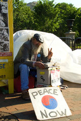 Washington D.C.  Friedensaktivist vor dem Weissen Haus