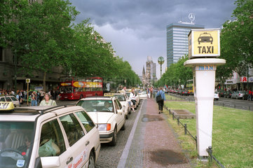 Berlin  Taxis vor Gedaechtniskirche