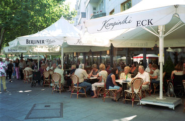 Berlin  Strassencafe Kempinski-Eck