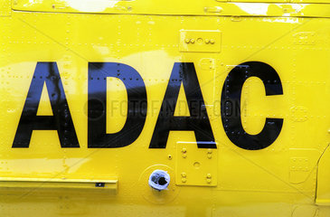 Logo ADAC auf Rettungshubschrauber