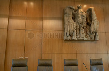 Karlsruhe - Leere Richterbank des Bundesverfassungsgerichts