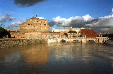 Rom  Castel und Ponte Sant Angelo am Tiber
