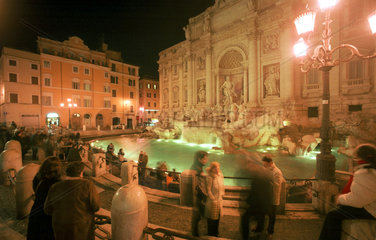 Rom  Trevi-Brunnen und Palazzo Poli