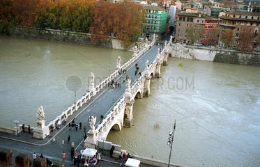 Rom  Ponte Sant Angelo am Tiber