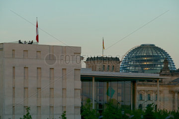 Berlin  Schweizer Botschaft und Bundestag