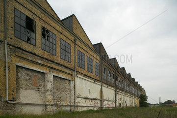 Berlin  leere und verfallene Industriehalle der KWO
