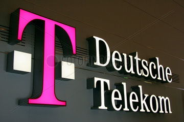 Berlin  Logo Deutsche Telekom auf der IFA
