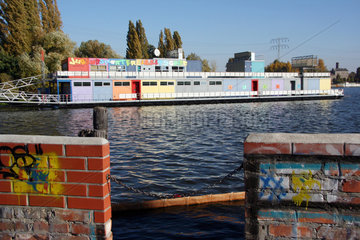 Berlin  Jugendschiff auf dem Rummelsburger See