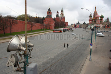 Moskau  der Rote Platz mit Kreml und Basilius-Kathedrale
