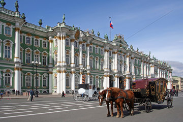 St. Petersburg  die Eremitage am Schlossplatz