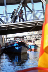 Hamburg  Landungsbruecken und kleine Faehrschiffe