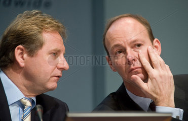 Hartmut Ostrowski und Thomas Rabe von Bertelsmann AG