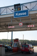 Rostock  Deutschland  Mautstelle vor dem Warnowtunnel