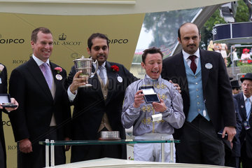 Royal Ascot  The price for Frankie Dettori falling down at winners presentation