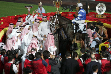 Dubai  Vereinigte Arabische Emirate  der Sieger eines Galopprennens wird gefeiert