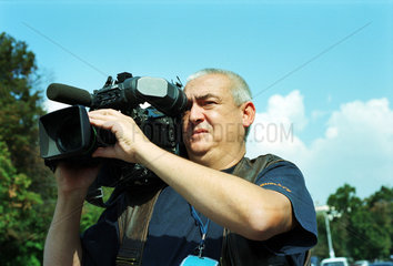 Ein Kameramann beim Einsatz im Freien  Sofia