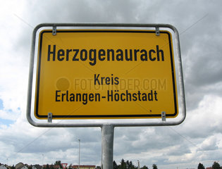 Herzogenaurach  Deutschland  Ortsschild