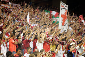 Sevilla  Spanien  Zuschauer beim Fussballspiel