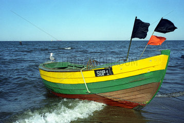 Boot am Strand von Sopot in der Danziger Bucht  Polen