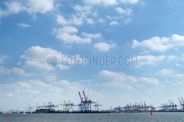 Hamburg  Deutschland  Hafen bei Oevelgoenne