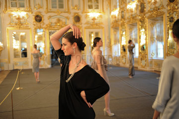 Sankt Petersburg  Russland  Montblanc White Nights Festival im Palast von Peterhof