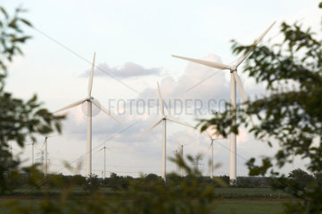Schleswig-Holstein  Windkraftanlagen eines Windpark