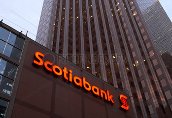 Toronto - Bankhochhaus der Scotiabank mit Firmenlogo
