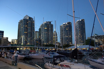 Toronto - Marina an der Harbourfront in einem ehemaligen Hafenbecken