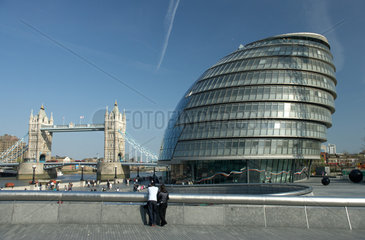 London - City Hall und Tower Bridge
