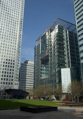 London - Moderne Buerotuerme im Finanzdistrikt Canary Wharf