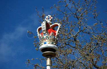 London - Das Symbol der koeniglichen Krone