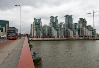 London - Neubau von Appartmenthaeusern an der Themse