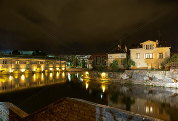 Strasbourg - Abendstimmung an der Barrage Vauban am Fluss Ill